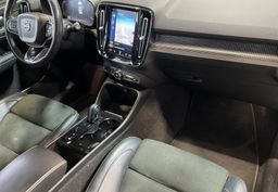 Zunanja slika - Volvo XC40 - D4-AWD-R-DESIGN-PANO-NAVI-ACC-MEMORY-HARMAN-360KAM - 11 - Predogledna slika