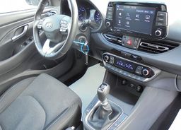 Zunanja slika - Hyundai i30 - 1.5 T-GDI 140 MHEV STYLE°1.LASTNIK°SLO° - 9 - Predogledna slika