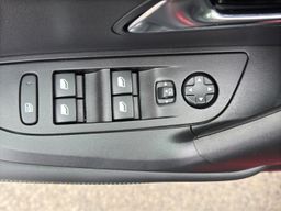 Zunanja slika - Peugeot 2008 - 1,2 PureTech 100 S&S Allure - 18 - Predogledna slika