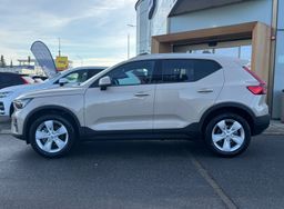 Zunanja slika - Volvo XC40 - B3  P  163hp Core 3 leta garancije + 3 servisi - 2 - Predogledna slika