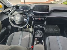 Notranja slika - Peugeot 208 - 1,2 PureTech 100 S&S Allure - 5 - Predogledna slika