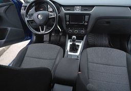 Zunanja slika - Škoda Octavia - 1.6 TDI Family 81 kW NAVIGACIJA PARK-SENZORJI - 7 - Predogledna slika