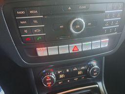Notranja slika - Mercedes-Benz B-Razred - B200D 4 MATIC URBAN - 9 - Predogledna slika