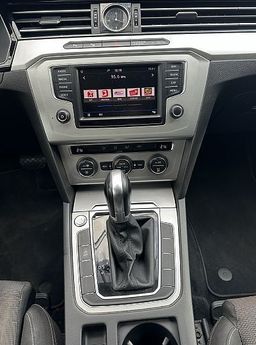 Zunanja slika - VW Passat - Variant 1.6 TDI DSG COMFORTLINE-NAVI-KAMERA-ACC-ALU... - 9 - Predogledna slika