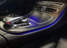 Zunanja slika - Mercedes-Benz E-Razred - E 220 d 4MATIC VELIKA NAVI-USNJE-KAMERA-ALU20-PD.. - 7 - Predogledna slika