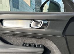 Zunanja slika - Volvo XC40 - B3 P Core Avt. - 12 - Predogledna slika