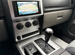 Zunanja slika - Dodge Nitro - 2.8 16V CRD 4WD AUT. SLO.VOZILO MULTIMEDIJA KAMERA - 15 - Predogledna slika