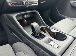 Zunanja slika - Volvo XC40 - B3 P Core AT DCT - 18 - Predogledna slika