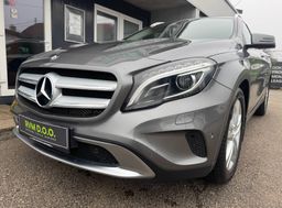 Zunanja slika - Mercedes-Benz GLA-Razred - STYLE°1.LAST°SLO°LED°DIG.KLIMA°PARK.SEN°96.000 KM - 2 - Predogledna slika