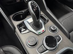 Zunanja slika - Alfa Romeo Giulia - 2.0 Turbo 280 Q4 Ti  - AVTOMATIK - SAMO 18.000KM - 12 - Predogledna slika