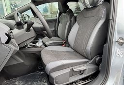 Zunanja slika - VW ID.4 - Pure Limited  motor 125 kW bat. 52 kWh - 8 - Predogledna slika