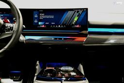 Notranja slika - BMW Serija 5 - BMW M5 AUT. - 19 - Predogledna slika