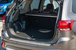 Zunanja slika - Mitsubishi Outlander - 2.0 Mivec 4WD INSYLE+ - 6 - Predogledna slika