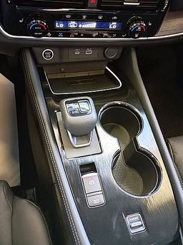 Zunanja slika - Nissan X-Trail - 1.5 VC-T MHEV TEKNA X-TRONIC - 10 - Predogledna slika