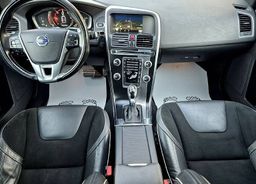 Zunanja slika - Volvo XC60 - D4 R-Design NAVI F1 VL. KLJUKA 1.LETNO JAMSTVO - 8 - Predogledna slika