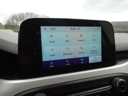 Notranja slika - Ford Focus - 1,0 EcoBoost Trend - 17 - Predogledna slika