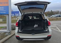 Zunanja slika - BMW X5 - serija : xDrive25d AVT 2+KAMERA USNJE 227150 KM VSI SERVISI - 11 - Predogledna slika
