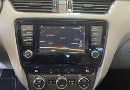 Zunanja slika - Škoda Octavia - VELIK SERVIS-NAVIGACIJA-TEMPOMAT-PDC-ALU-AVT.KLIMA - 15 - Predogledna slika