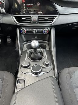 Zunanja slika - Alfa Romeo Giulia - 2.2   150ks - 19COL-KAMERA-2xPDC-  FINANCIRANJE - 9 - Predogledna slika