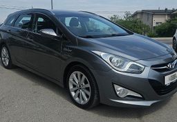 Zunanja slika - Hyundai i40 - Wagon 1.7 CRDi 116ks °LED° °KAMERA° °17-COL° - 4 - Predogledna slika
