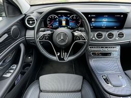 Zunanja slika - Mercedes-Benz E-Razred - E 220 d •VIRTUAL•DAB•TEMP•LIVE TRAFFIC - 14 - Predogledna slika