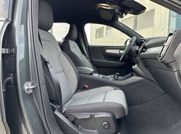 Zunanja slika - Volvo XC40 - B3 P Core Avt. - 19 - Predogledna slika