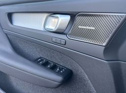 Zunanja slika - Volvo XC40 - B4  P  Ultra Black Edition - 13 - Predogledna slika