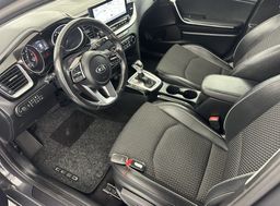 Zunanja slika - KIA Ceed - SW More 1.6 CRDi 136 MHEV.NAVI.USNJE.LED.SAMO 80000KM - 16 - Predogledna slika