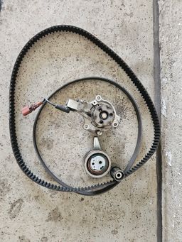 Notranja slika - VW Touran - 1,6 TDI BMT Highline - 16 - Predogledna slika