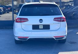 Zunanja slika - VW Passat - Variant 2.0TDI R line BT Navi Kljuka LED Alu Gretjesed x4 - 6 - Predogledna slika