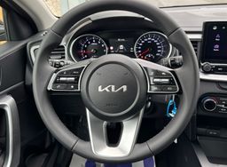 Zunanja slika - KIA Ceed - SW 1.5 T-GDi LX Champion+ ISG. M T 103 kW - 10 - Predogledna slika