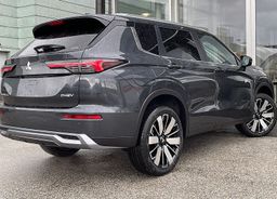 Zunanja slika - Mitsubishi Outlander - PHEV 4WD 2.4 Intense Avt. AKCIJA - 5 - Predogledna slika