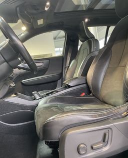 Zunanja slika - Volvo XC40 - D4-AWD-R-DESIGN-PANO-NAVI-ACC-MEMORY-HARMAN-360KAM - 8 - Predogledna slika
