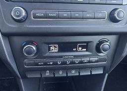 Zunanja slika - Škoda Rapid - 1.6 TDI 105 ks AVTOMASKA KLIMA ALU SLO poreklo 1. - 7 - Predogledna slika