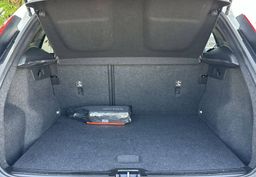 Zunanja slika - Volvo XC40 - D3 Momentum Avt. - 12 - Predogledna slika