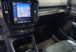 Zunanja slika - Volvo XC40 - D4-AWD-R-DESIGN-PANO-NAVI-ACC-MEMORY-HARMAN-360KAM - 12 - Predogledna slika