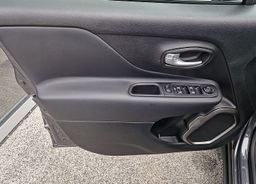 Zunanja slika - Jeep Renegade - 1.5 T4 DCT7 SUMMIT+ ZIMSKI BONUS - 2000 eur - 15 - Predogledna slika