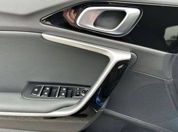 Zunanja slika - KIA XCeed - 1.6 T-GDi EX WAY ISG.7DCT - 12 - Predogledna slika