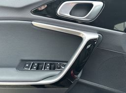 Zunanja slika - KIA XCeed - 1.5 T-GDi EX WAY ISG.7DCT - 12 - Predogledna slika