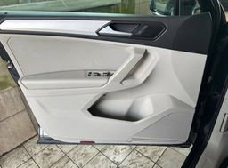 Zunanja slika - VW Tiguan - 2.0 TDI 20COL R-LINE LED NAVI PDC RADARSKI TEM T.. - 13 - Predogledna slika