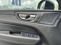 Zunanja slika - Volvo XC60 - B4D AWD AUT Momentum Pro - 13 - Predogledna slika