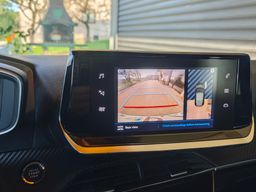 Notranja slika - Peugeot 208 - 1,2 PureTech 100 S&S Allure - 7 - Predogledna slika