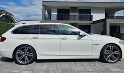 Zunanja slika - BMW Serija 5 - Touring: 525d xDrive-AVT-XENON-NAVI-TEMPOMAT-LED-PDC - 4 - Predogledna slika