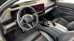 Notranja slika - BMW Serija 5 - Touring: 520d Msport Laser Panorama Harman Head-up 3 - 11 - Predogledna slika