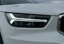 Zunanja slika - Volvo XC40 - T3 Momentum Avt. ACC. LED. NAVI. VZR. KAM. - 4 - Predogledna slika