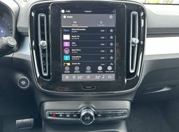 Zunanja slika - Volvo XC40 - B3 P Core AT DCT - 17 - Predogledna slika