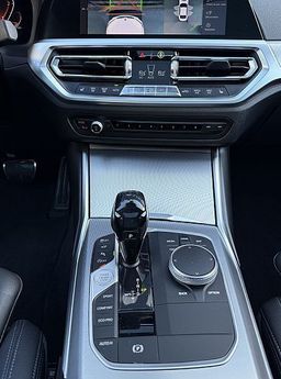 Zunanja slika - BMW Serija 3 - : 320d M Sport-360°-STREŠNO OKNO-ASISTENCE-H K - 9 - Predogledna slika