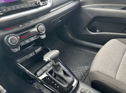 Zunanja slika - KIA Stonic - 1.0 TGDI LX Urban+ DCT SLO-KAMERA-TEMPOMAT - 12 - Predogledna slika