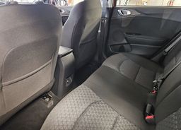 Zunanja slika - KIA Ceed - SW 1.5 T-GDi LX Champion+ ISG. M T 103 kW+ZIMSKE GUME - 10 - Predogledna slika