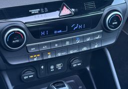 Zunanja slika - Hyundai Tucson - 1.6CRDI Premium Panorama-LED-Mkot-GrSed-NAV-Tem-DE - 13 - Predogledna slika